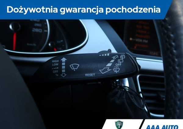 Audi A4 cena 58000 przebieg: 179395, rok produkcji 2015 z Skawina małe 326